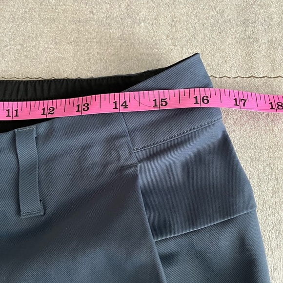 [32]Lululemon Men's Blue/Gray flat front Shorts - Picture 5 of 7